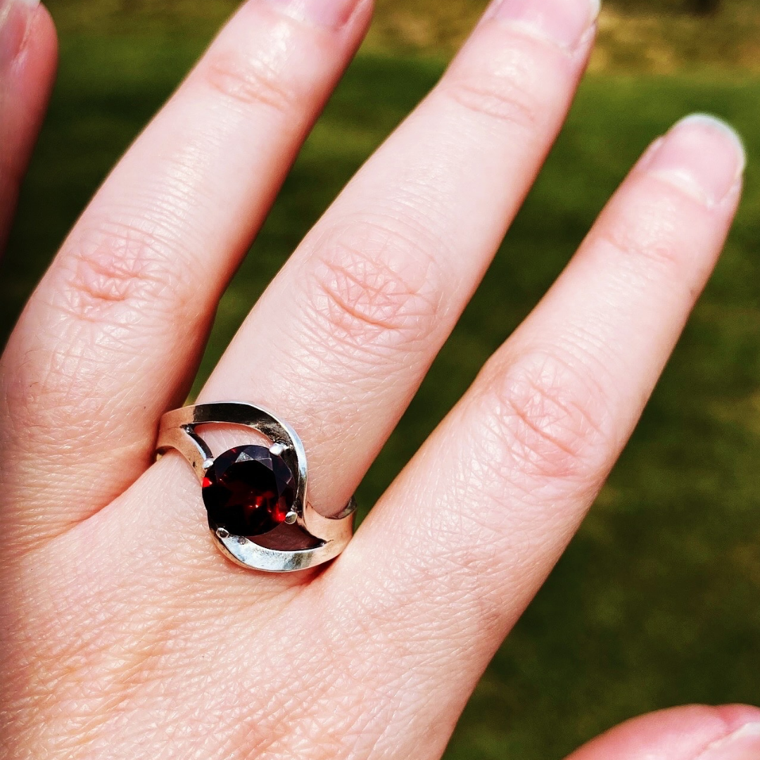 Garnet Ring (2CT.) // Size 8.5 // Ready to Ship